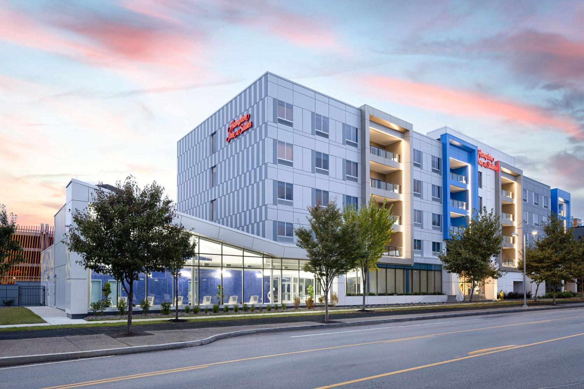 Hampton Inn & Suites Rochester Downtown Exterior photo